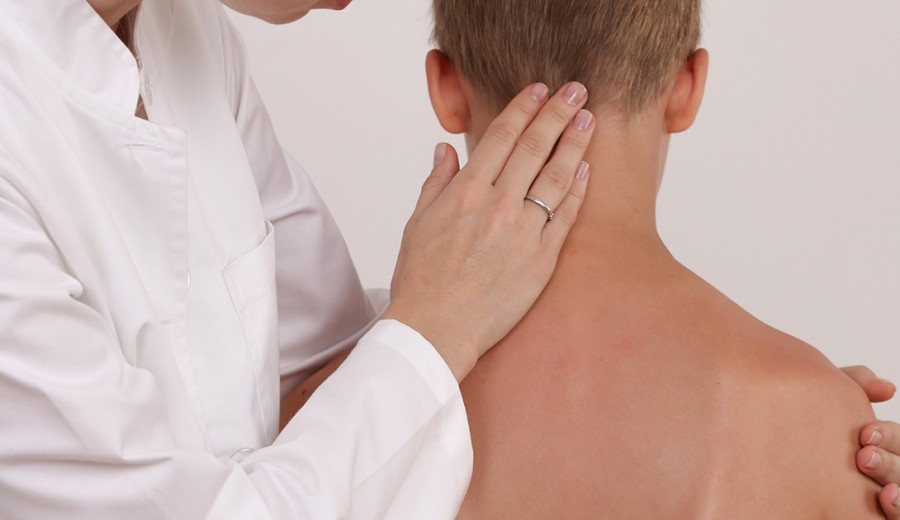 아이들 척추 측만증 체형불균형,조기에 바로 잡으세요