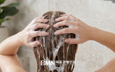 약산성 샴푸, 선택이 아닌 필수… 두피 pH 밸런스 붕괴가 '영탈' 가속화의 주범